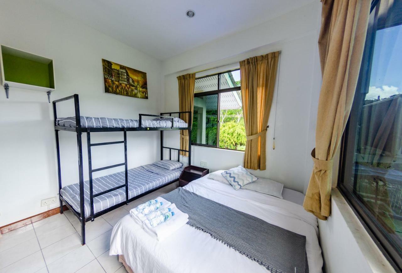 Poni Homestay Muara Eksteriør billede