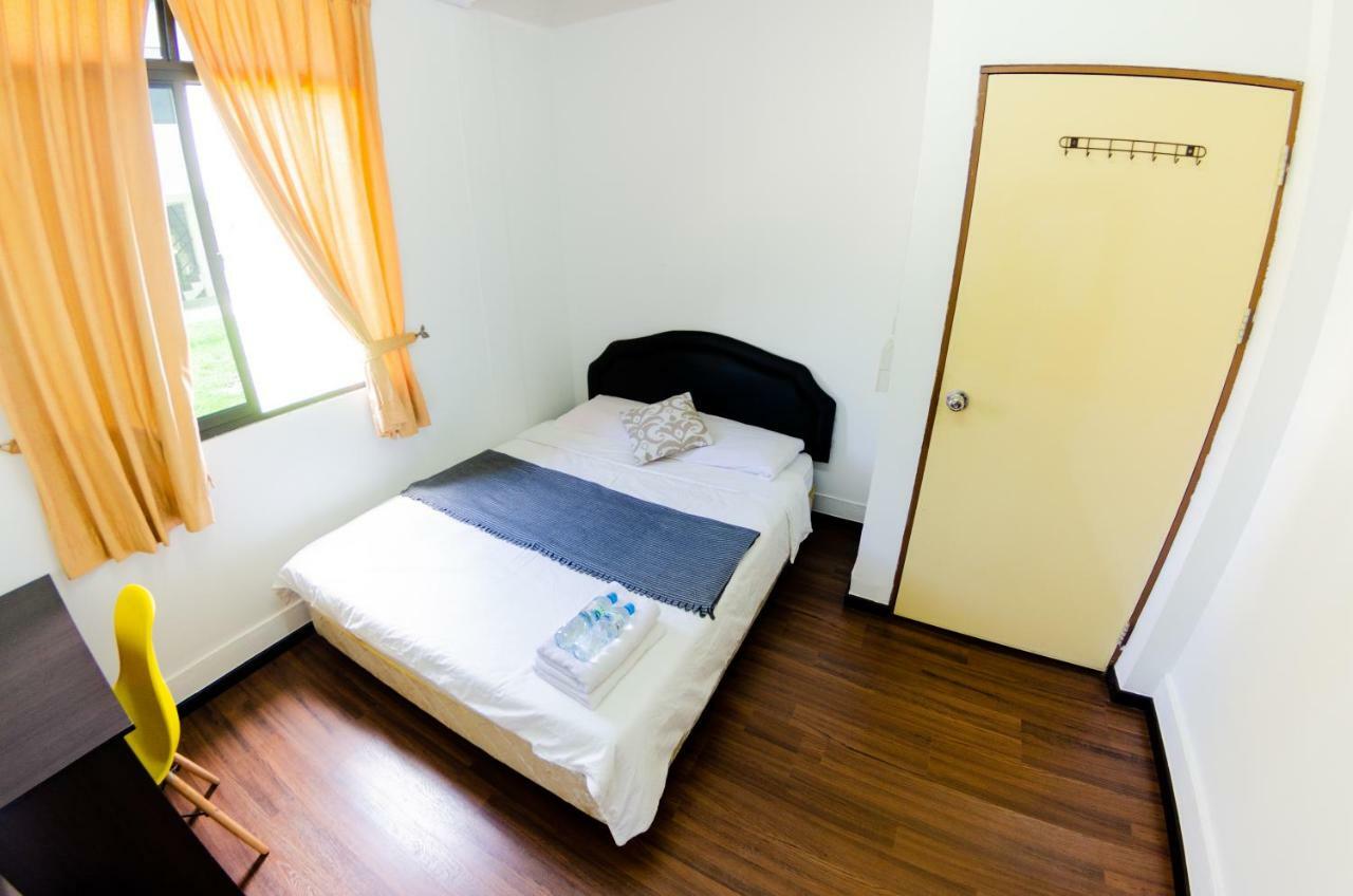Poni Homestay Muara Eksteriør billede