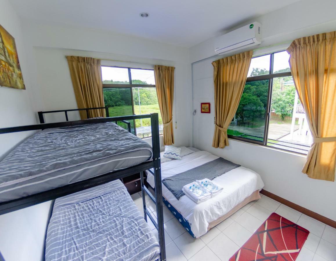 Poni Homestay Muara Eksteriør billede