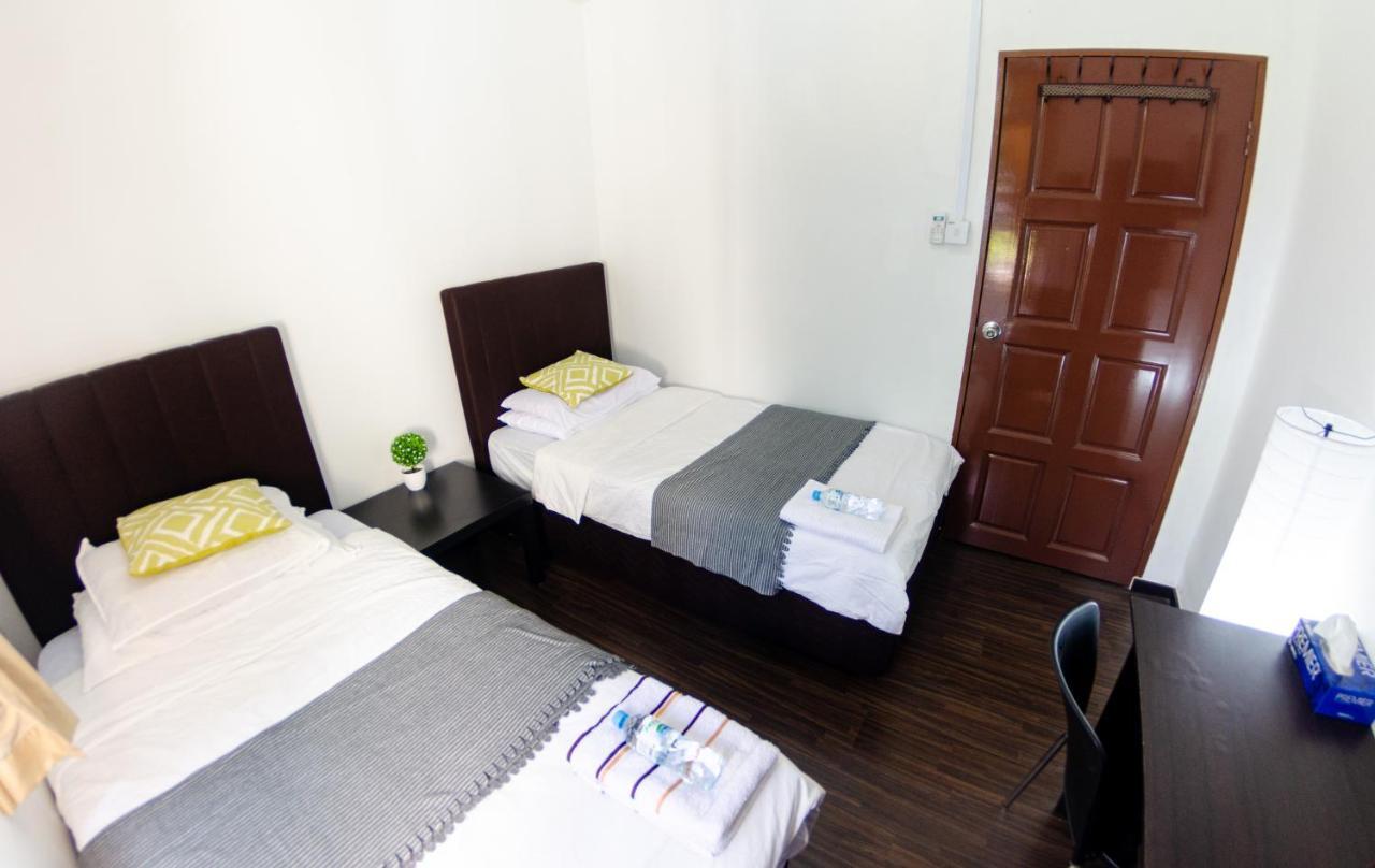 Poni Homestay Muara Eksteriør billede