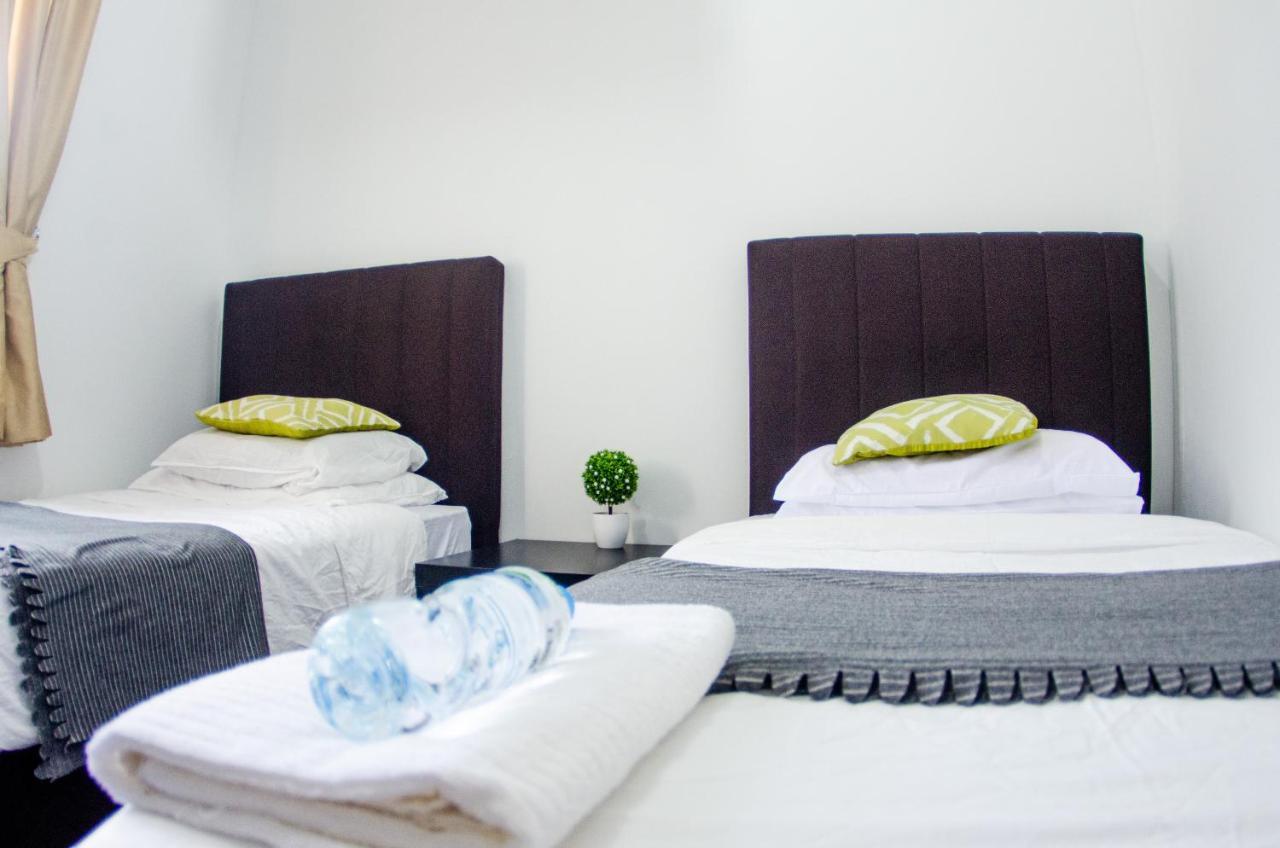 Poni Homestay Muara Eksteriør billede